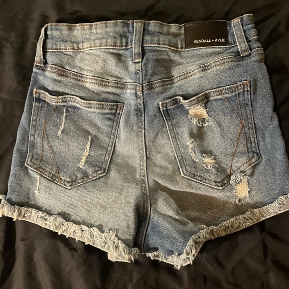 Kendall and Kylie “The drifter high rise shorts” - Picture 2 of 3